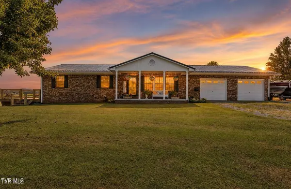 828 Hickory Cove RD