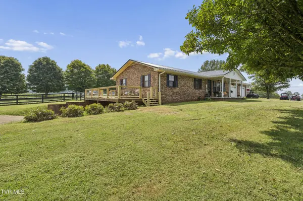 828 Hickory Cove RD, Rogersville, TN 37857