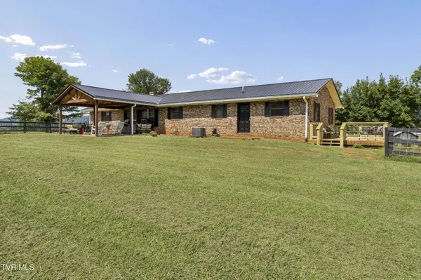 828 Hickory Cove RD, Rogersville, TN 37857