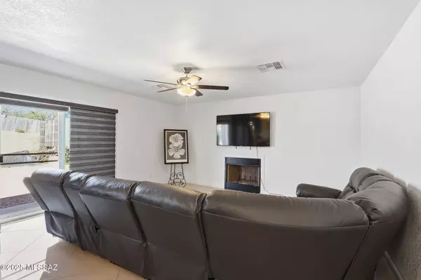 952 Via Plata, Rio Rico, AZ 85648