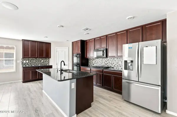 7521 E Kinnison Wash Loop, Tucson, AZ 85730