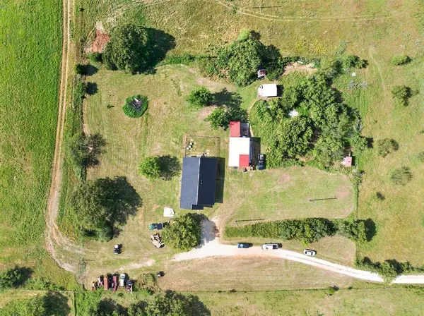 692 Plemons Drive, Henrietta, TX 76365
