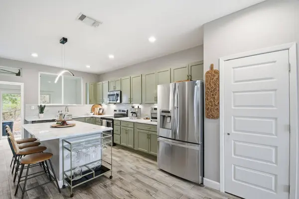 104 Kahalulu DR, Bastrop, TX 78602