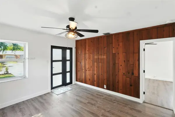 2242 Coolidge St, Hollywood, FL 33020