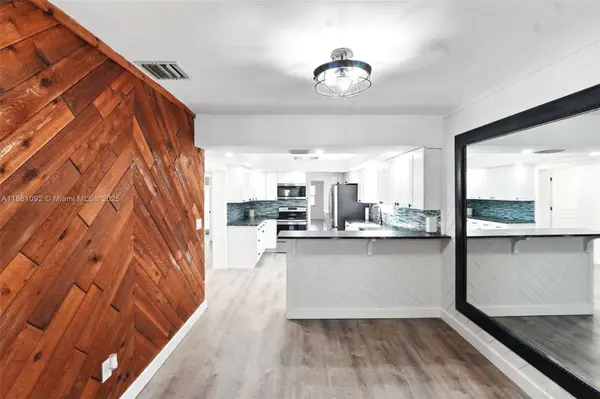 2242 Coolidge St, Hollywood, FL 33020