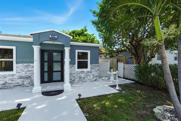 2242 Coolidge St, Hollywood, FL 33020