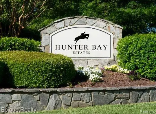 29745 Red Fox LN, Chesterfield Township, MI 48047