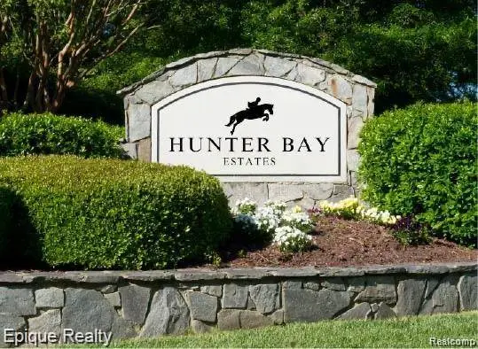 29736 Red Fox LN, Chesterfield Township, MI 48047