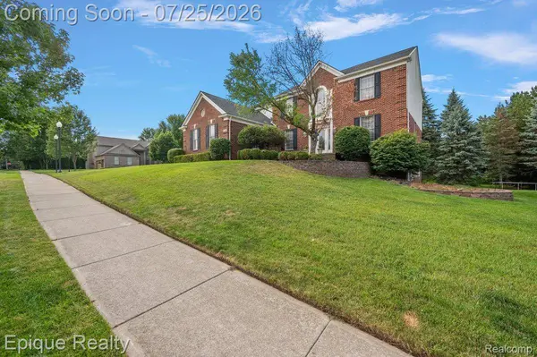 1909 Catlin DR, Rochester, MI 48306