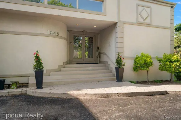 1848 Golf Ridge DR S, Bloomfield Hills, MI 48302