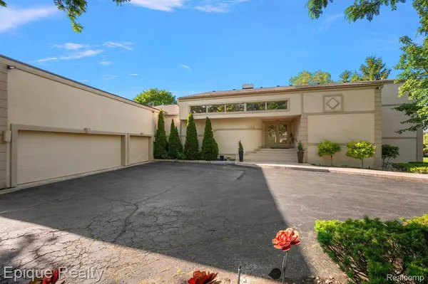 1848 Golf Ridge DR S, Bloomfield Hills, MI 48302
