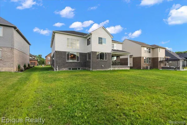 24603 CALLAWAY DR, Macomb Township, MI 48042