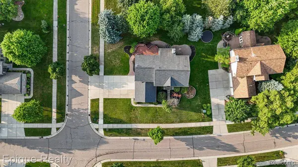 1909 Catlin DR, Rochester, MI 48306