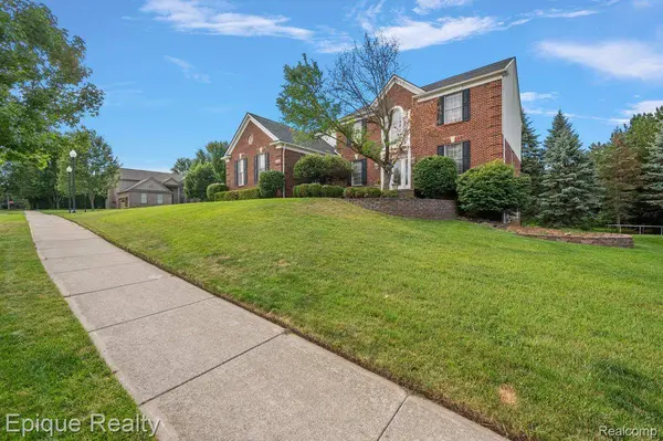 1909 Catlin DR, Rochester, MI 48306
