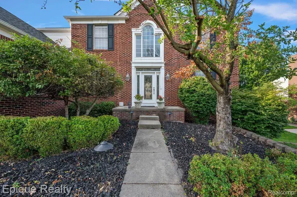 1909 Catlin DR, Rochester, MI 48306