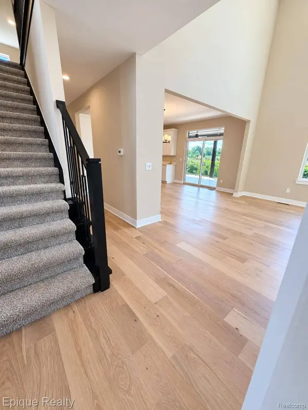 29736 Red Fox LN, Chesterfield Township, MI 48047