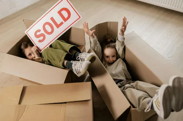 feature image of Relocating to Houston, Texas: The Ultimate Guide for Homebuyers and Real Estate Investors (2026)