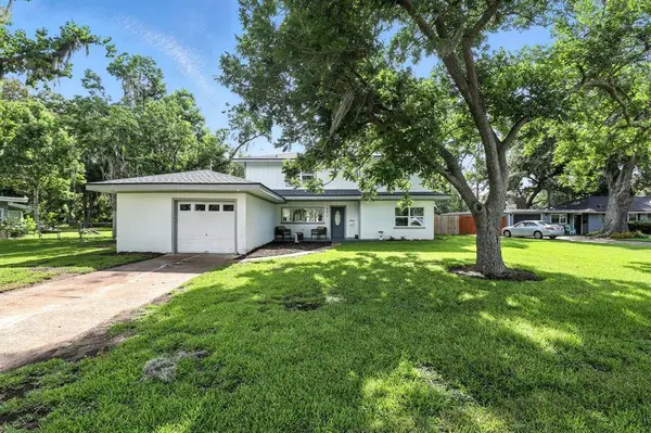 542 Circle WAY, Lake Jackson, TX 77566