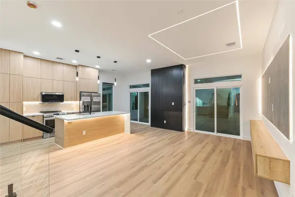 00 Noah ST, Houston, TX 77021