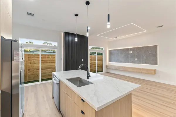 00 Noah ST, Houston, TX 77021