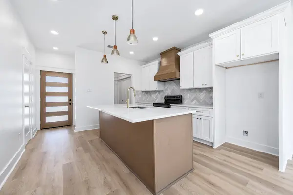8598 Hoffman ST, Houston, TX 77016