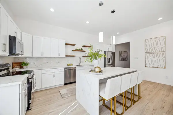 927 Bianco LN, Houston, TX 77091
