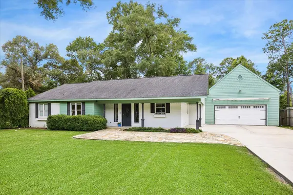 15432 Esther DR, Conroe, TX 77384
