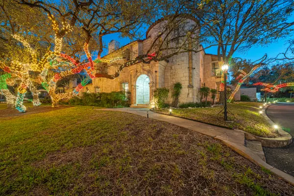 410 E Rosewood Ave, San Antonio, TX 78212-2514