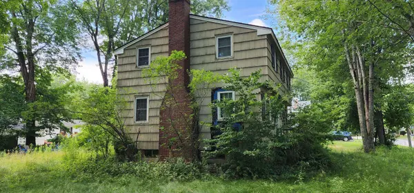 2 Pilgrim RD, Westbrook, ME 04092