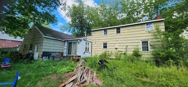 2 Pilgrim RD, Westbrook, ME 04092