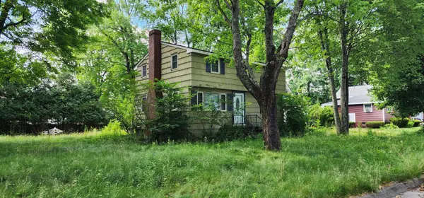 2 Pilgrim RD, Westbrook, ME 04092