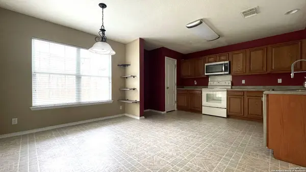 11211 ANCIENT COACH, San Antonio, TX 78213-1214