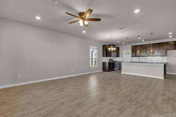 10411 Francisco, Converse, TX 78109