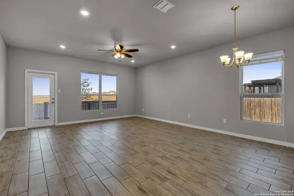 10411 Francisco, Converse, TX 78109
