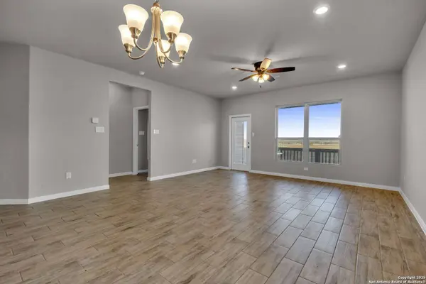 10411 Francisco, Converse, TX 78109