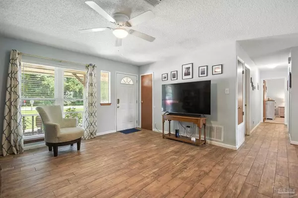 5510 Holley St, Milton, FL 32583