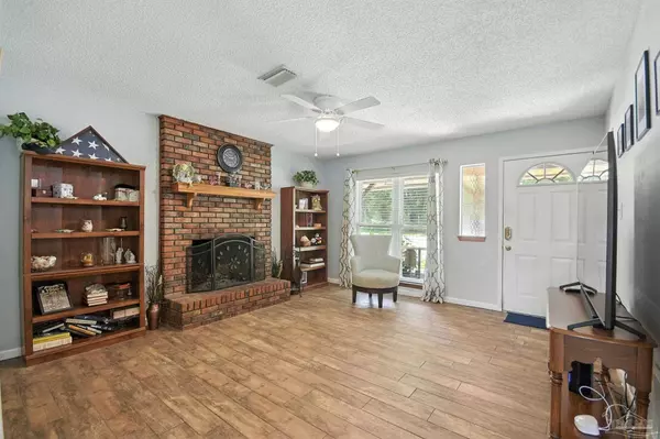 5510 Holley St, Milton, FL 32583