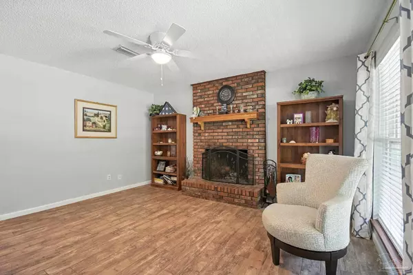 5510 Holley St, Milton, FL 32583