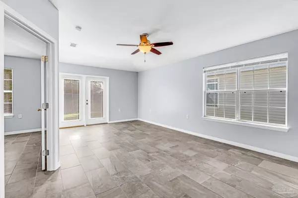 2208 Trailwood Dr, Cantonment, FL 32533