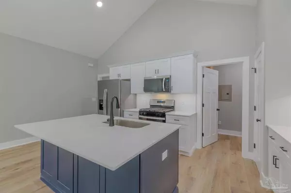 112 E Bobe St, Pensacola, FL 32503