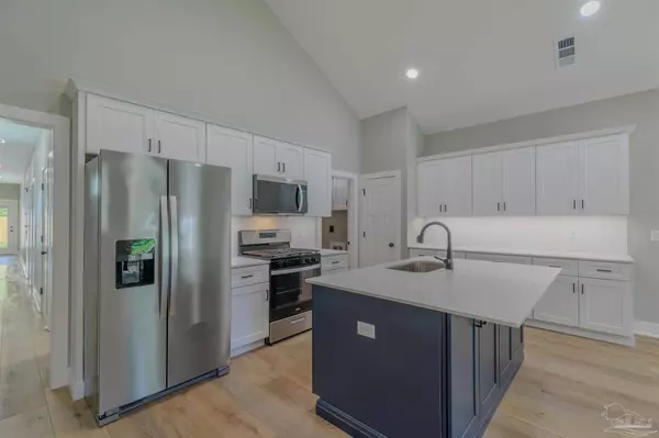 112 E Bobe St, Pensacola, FL 32503