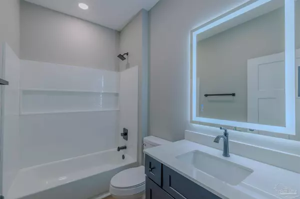 112 E Bobe St, Pensacola, FL 32503