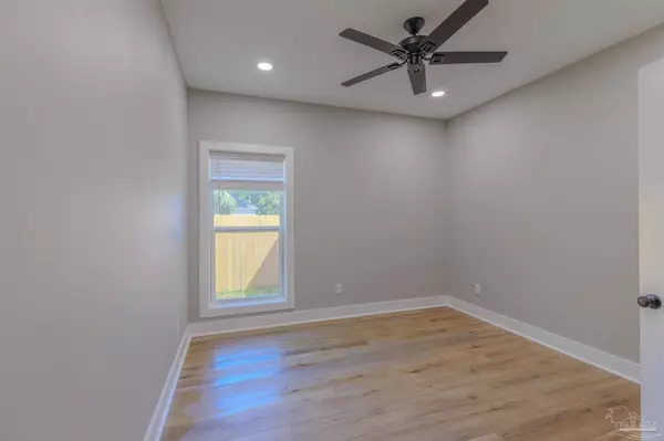 112 E Bobe St, Pensacola, FL 32503