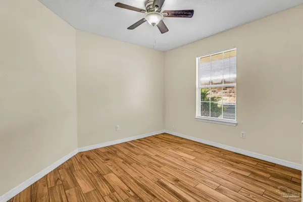 21 Easton St, Cantonment, FL 32533