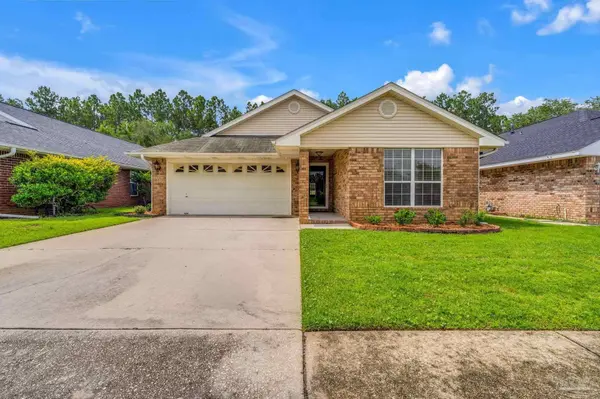 21 Easton St, Cantonment, FL 32533