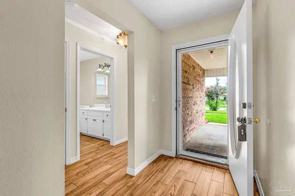 21 Easton St, Cantonment, FL 32533