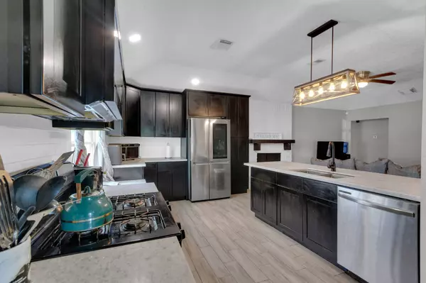 12202 Roandale DR, Houston, TX 77048