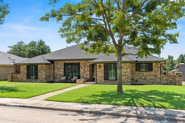 1912 Chesham Drive, Carrollton, TX 75007