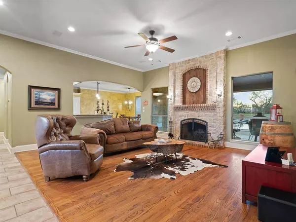 7710 Fall Creek Road, Terrell, TX 75160