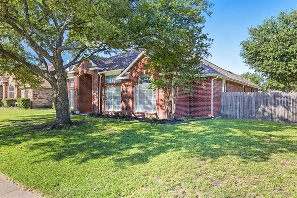 7413 Silver Lake Drive, Rowlett, TX 75089